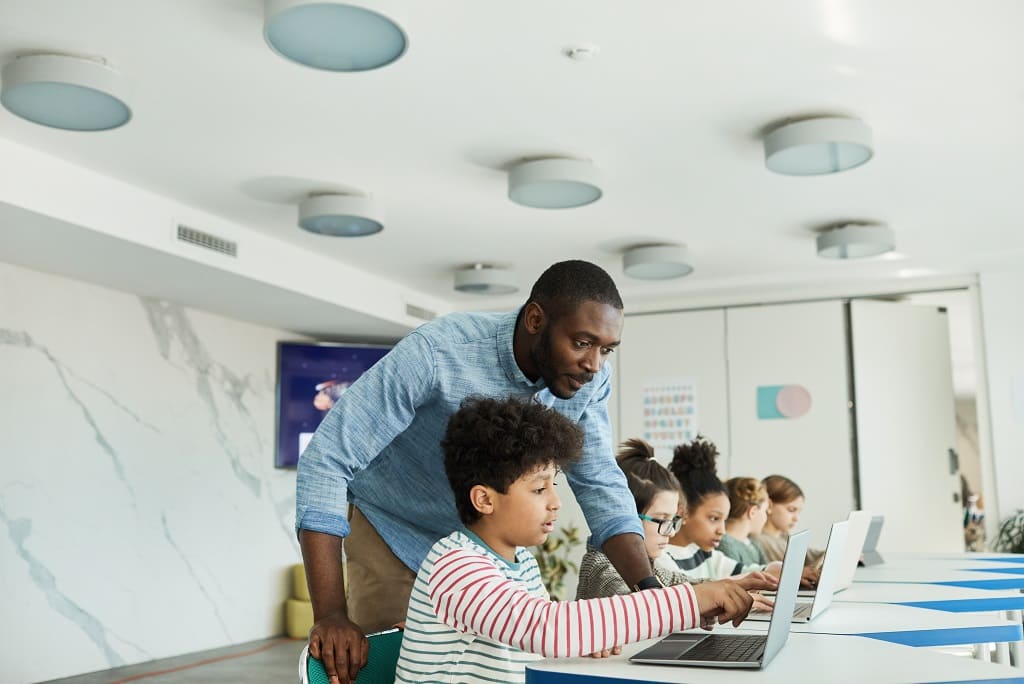 GALGUS - Ventajas de desplegar Wi-Fi de alto nivel en centros educativos